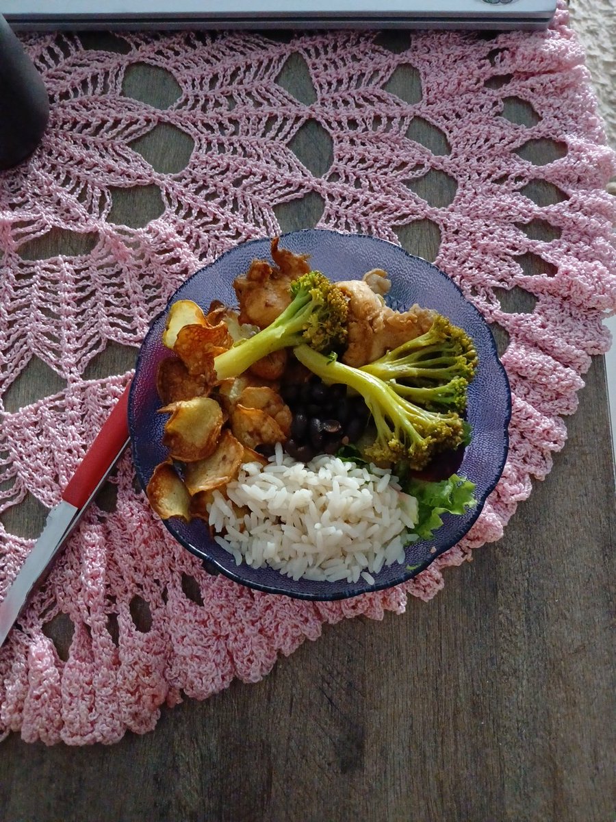 hatecaloris's tweet photo. almoço amo ~200kcal https://t.co/K7Kr1Q5K6N