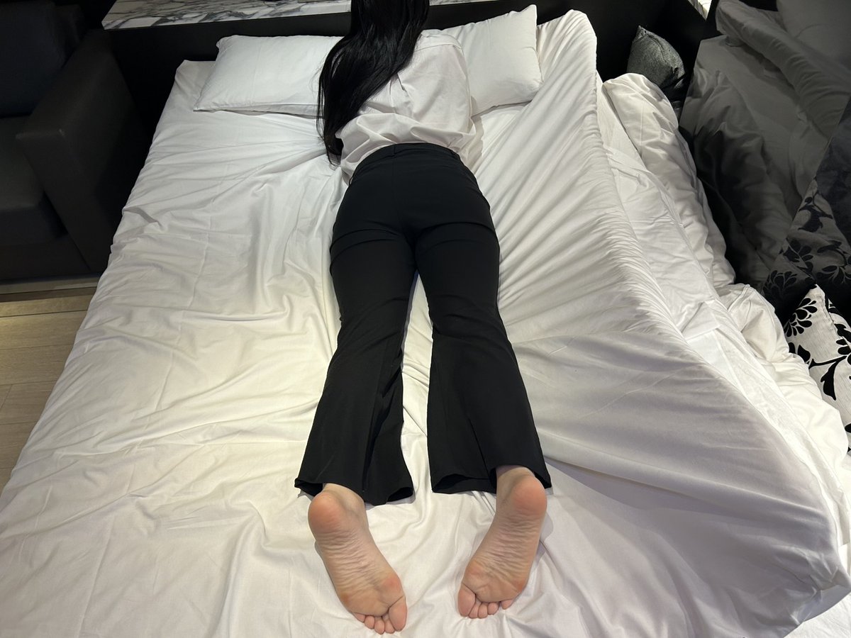 ashiotome_sub's tweet photo. みおさん(23) ②
美容クリニックの受付スタッフ

足のサイズ：23cm

㊙️動画はこちらから👇
@ashiotome https://t.co/KQX0rJb5ko