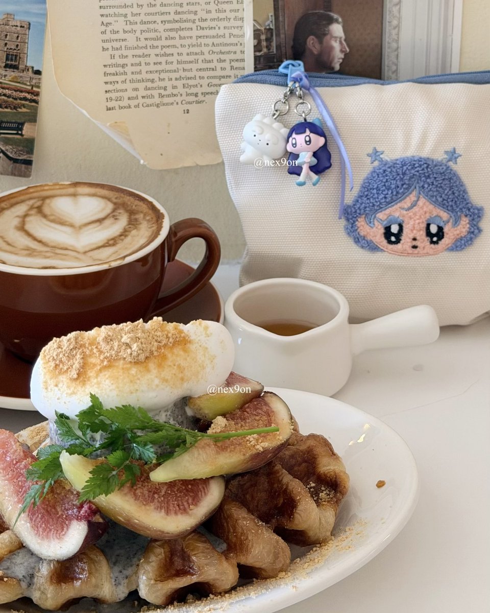 nex9on's tweet photo. 食欲の秋 ‥🧦🍂🥯 https://t.co/UrNwDd6iwq