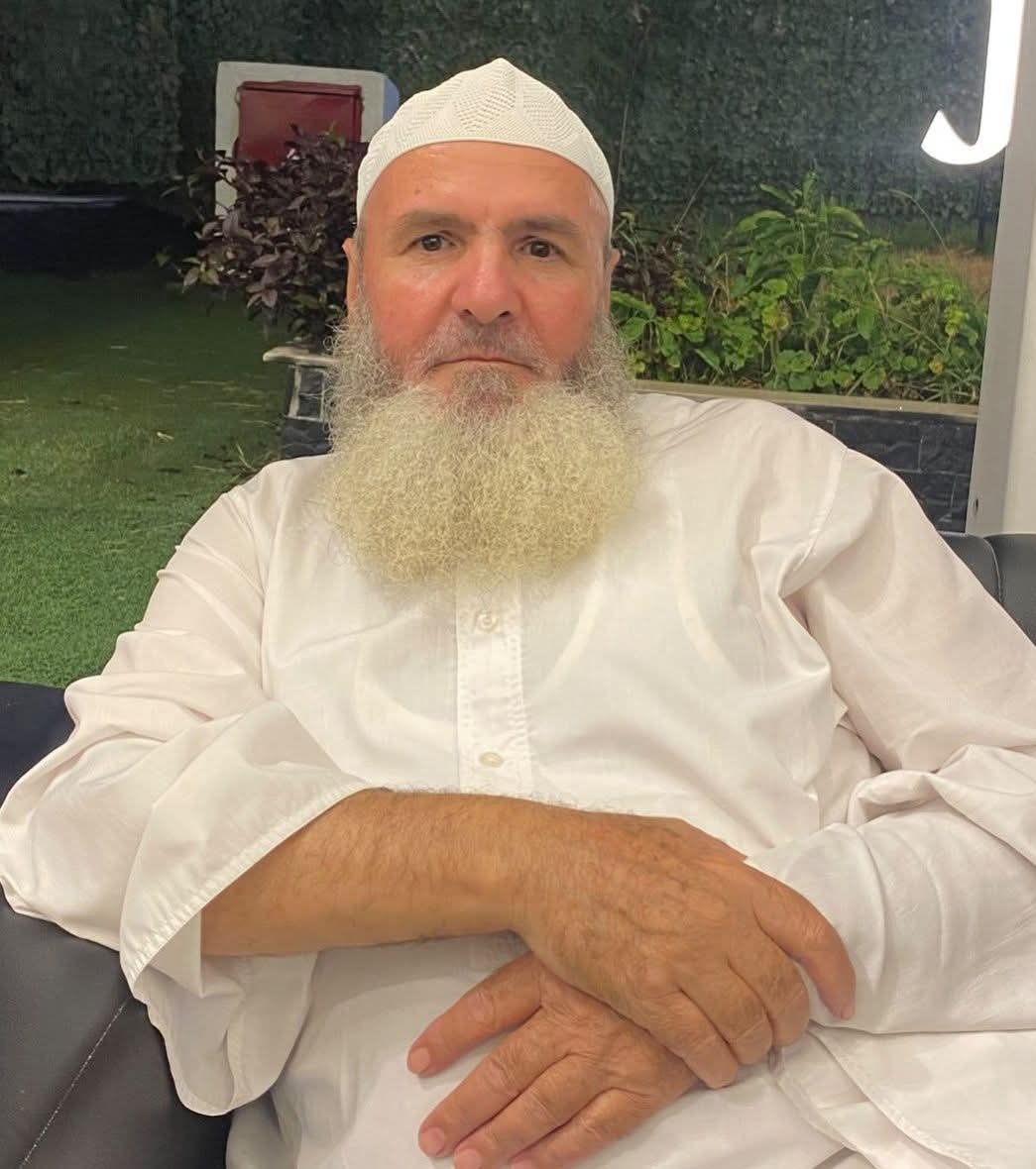 tahrmwsy1's tweet photo. لا راحة للمؤمن إلا بلقاء ربه
ولايشترط أن يكون اللقاء بعد الموت فالصلاة لقاء والمناجاة لقاء والصدقة لقاء وقراءة القرآن لقاء وقيام الليل لقاء وبر الوالدين لقاء
فهل أدركنا كم فرصة للقاء الله عز وجل . https://t.co/MLNB2R1es5