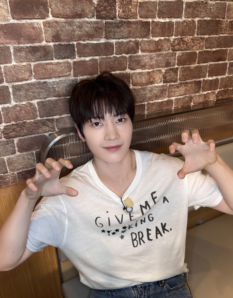 ZB1_jp's tweet photo. 20260930

 TBS「よるのブランチ」

#SEOKMATTHEW #ソクマシュー

#ZEROBASEONE #ZB1
#回帰LOVE
#イグジステンス #ZEROBASEONE_イグジステンス https://t.co/4xEqFgLYQs