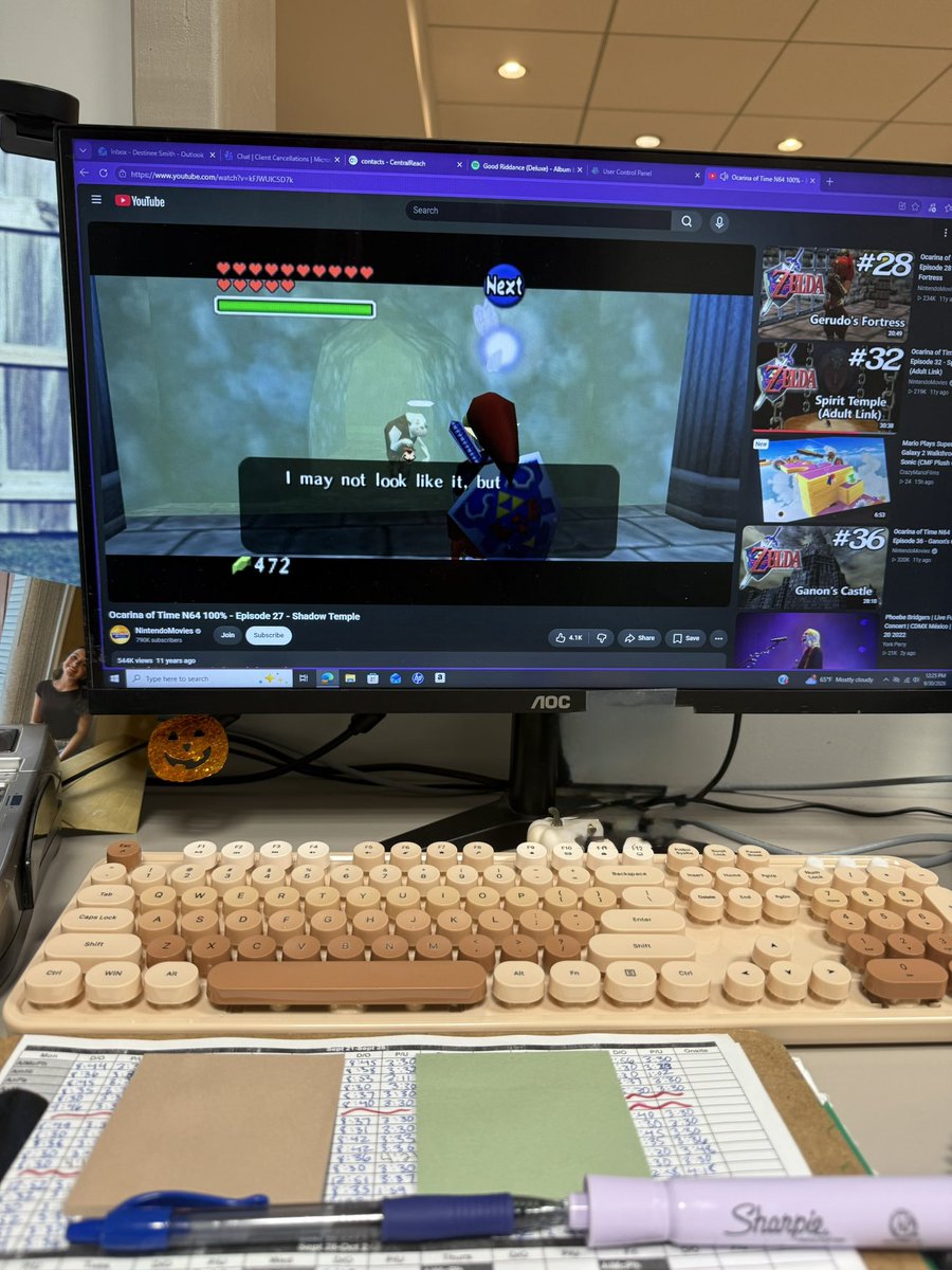dalexandrasmith's tweet photo. lock tf in at work https://t.co/kefTb0pXkh