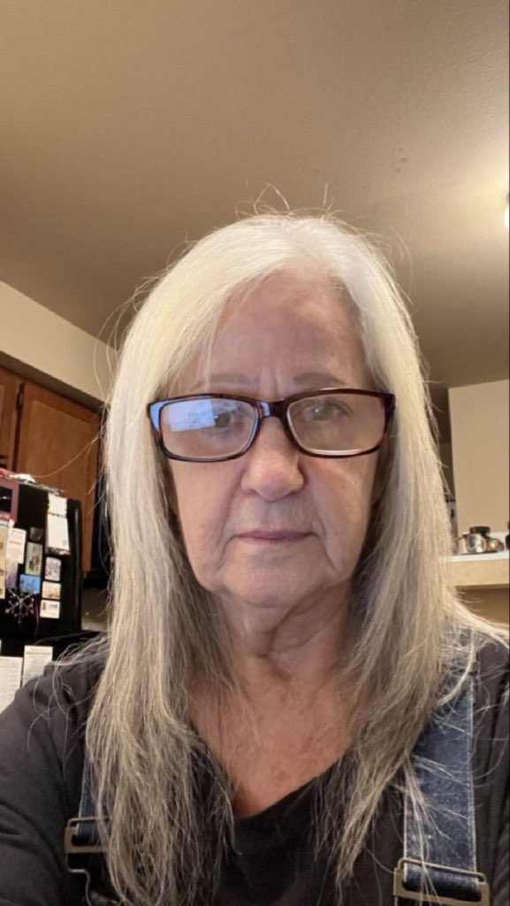 Russbelportala1's tweet photo. I know I'm old but just want to find genuine love https://t.co/IICNUHJ84v