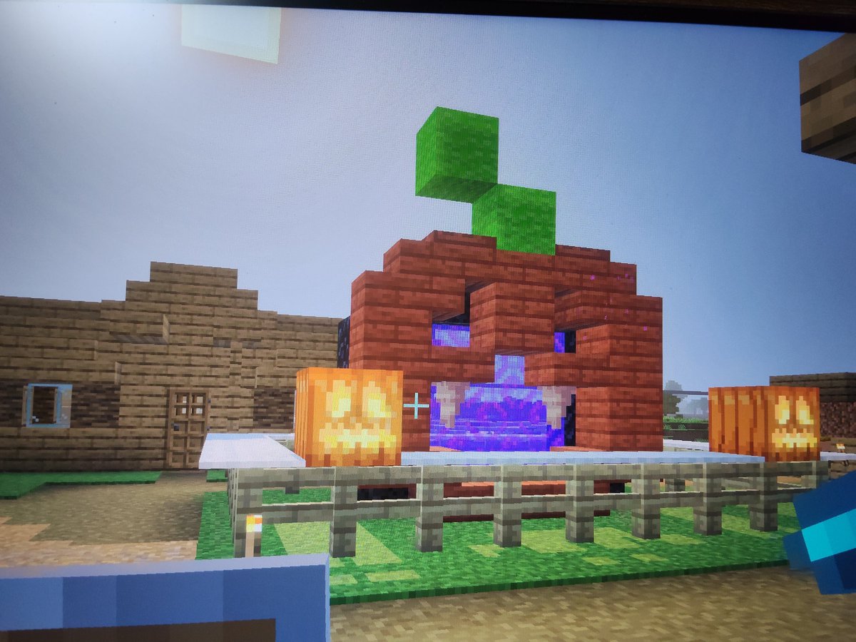 777GAROBONUS's tweet photo. 今年の夏からマイクラにはまって作りました4選⛏️✨️ https://t.co/kpdvLuUQri