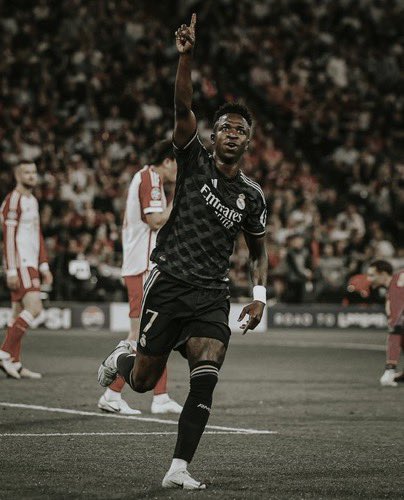 moustaph_jr's tweet photo. Cette nuit à Munich.. https://t.co/ALLSCJY9r5