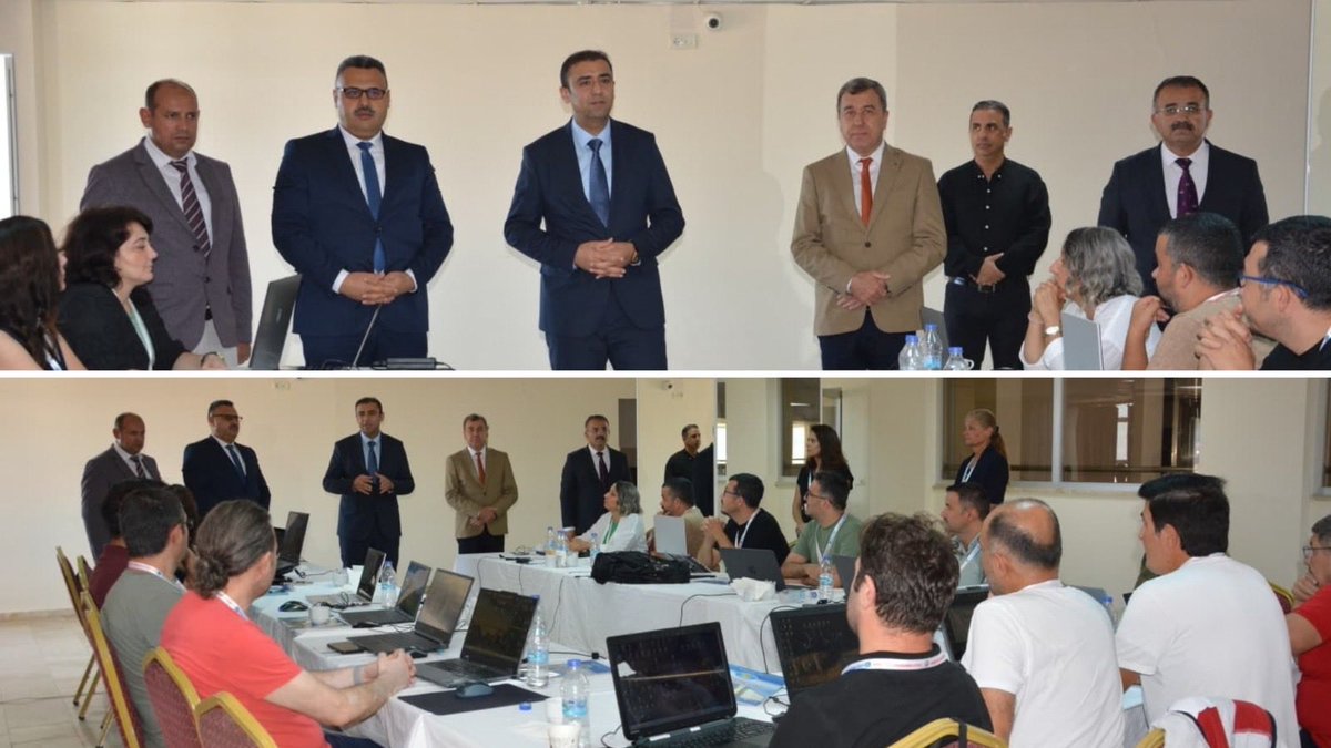 mebodsgm's tweet photo. ANTALYA İLİ ÇALIŞMA ZİYARETİ

Genel Müdürümüz Sayın Erdal Kılınç, Antalya’ya gerçekleştirdiği çalışma ziyareti kapsamında il millî eğitim müdürlüğünü ziyaret ederek, ölçme, değerlendirme ve sınav hizmetleri alanında yapılan çalışmalar hakkında il yöneticileriyle değerlendirme toplantısı gerçekleştirdi.
Toplantının ardından Sayın Kılınç, Ölçme, Değerlendirme ve Sınav Hizmetleri Genel Müdürlüğünce, Türkiye Yüzyılı Maarif Modeli (TYMM) öğretim programlarıyla uyumlu, beceri temelli ölçme araçlarının geliştirilmesi amacıyla düzenlenen Açık Uçlu Madde Yazım Çalıştayı’na katıldı.
28 Eylül-2 Ekim tarihleri arasında Kumluca Turizm Mesleki ve Teknik Anadolu Lisesinde gerçekleştirilen çalıştaya; Ortaöğretim Matematik ve Sosyal Bilgiler alanlarından 40 alan uzmanının yanı sıra Ortaöğretim Genel Müdürlüğü ve Temel Eğitim Genel Müdürlüğünden alan uzmanları da katılıyor.
Madde hazırlama, değerlendirme süreçlerinde uygulama birliğinin sağlanması ve hazırlanan soruların niteliğinin güçlendirilmesinin hedeflendiği çalıştayda, Genel Müdürümüz Sayın Kılınç’a Ölçme Araçları Geliştirme Daire Başkanı Hüseyin Daldal eşlik etti.
@tcmeb 
@Yusuf__Tekin 
@farukyelkenci 
@erdalkilinc27