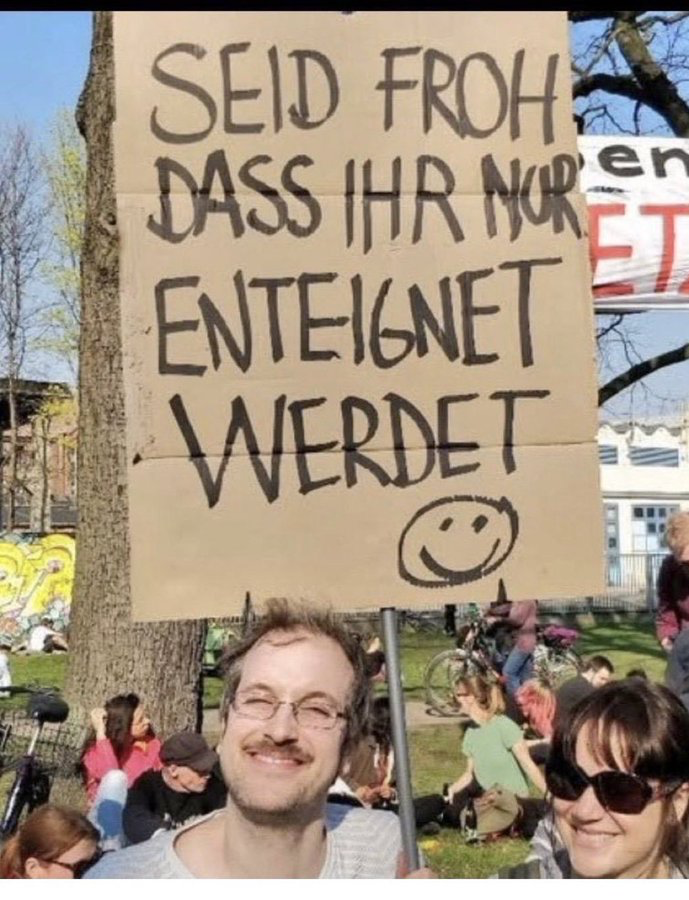 Markus_Krall's tweet photo. Hallo, Ihr linken Romika-Fressen. Versucht es, und wir enteignen Euer schiefes Hackfressengebiss und spielen damit 32-heb-auf! 
Wenn ihr euch dann beschwert, werden wir Euch erklären, dass wir doch nur Eure Futterluke vergesellschaften zum Wohle des Landes. https://t.co/Vc2aCBdImK