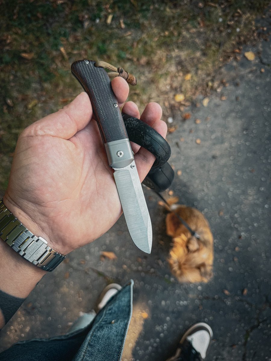 KnajfLover's tweet photo. Some knives have specs. Some have soul. This one has both. ๐ดโโ ๏ธ
Tuya Queen Anneโs Revenge.
Micarta. Titanium. Proper half-stop. Old-school mechanical feel.
No flipper. No button. No bullshit.
Just a damn good slipjoint. ๐ช
#KnajfLover #EDC https://t.co/K4bZqbM98e