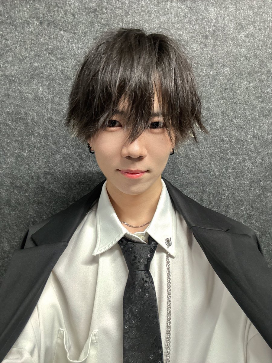 Sh1on_XV's tweet photo. スーツイベント

初めてAlt書くます
#メン地下 #自撮り界隈 #いいね返し https://t.co/VEZrMuig9a