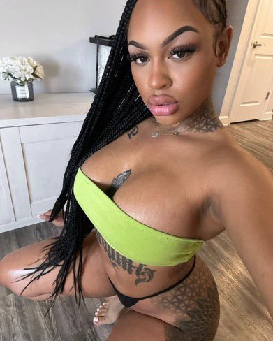 TheresaCol3w's tweet photo. 😈 Being sweet is easy, but teasing you is more fun. 💋🔥 https://t.co/GV5H4ajyeU