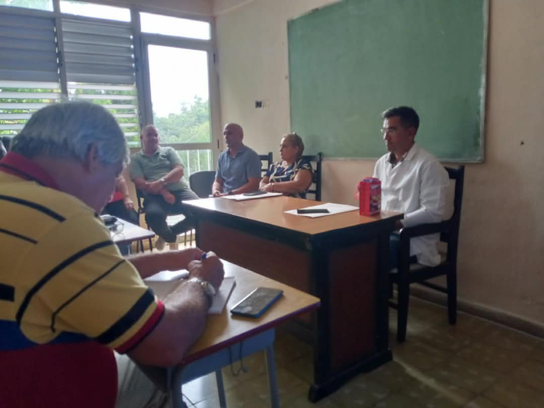 SaludSaNicolas's tweet photo. Realiza municipio San Nicolás de Baris entrega de la directora provincial de salud al nuevo director provincial de salud a la dra Yanelis Reyes exitos en su nueva etapa https://t.co/F1D3S79gf6