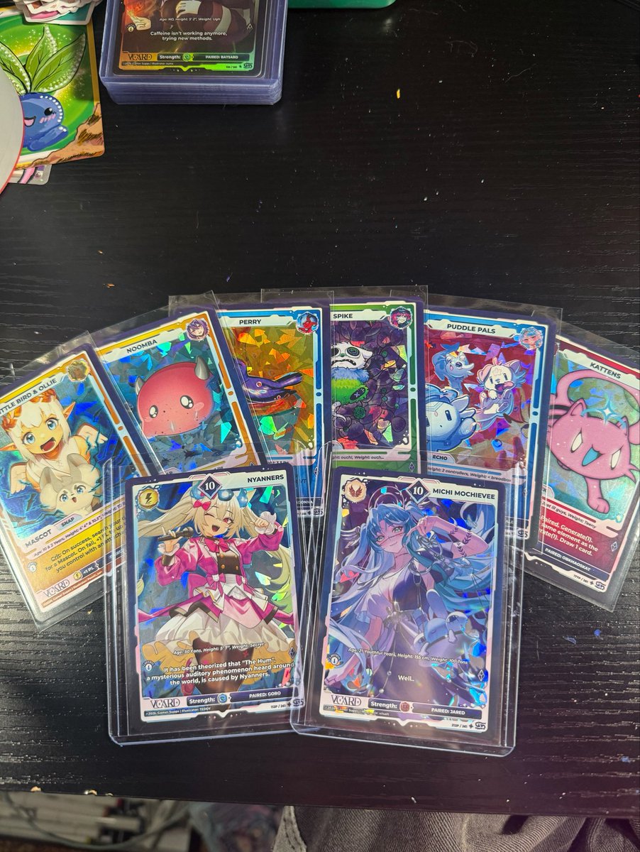eepprraa's tweet photo. My 10s and fractures from two boxes of VCard fractured paradox set LETSGOOOO https://t.co/QsFXc6M0is