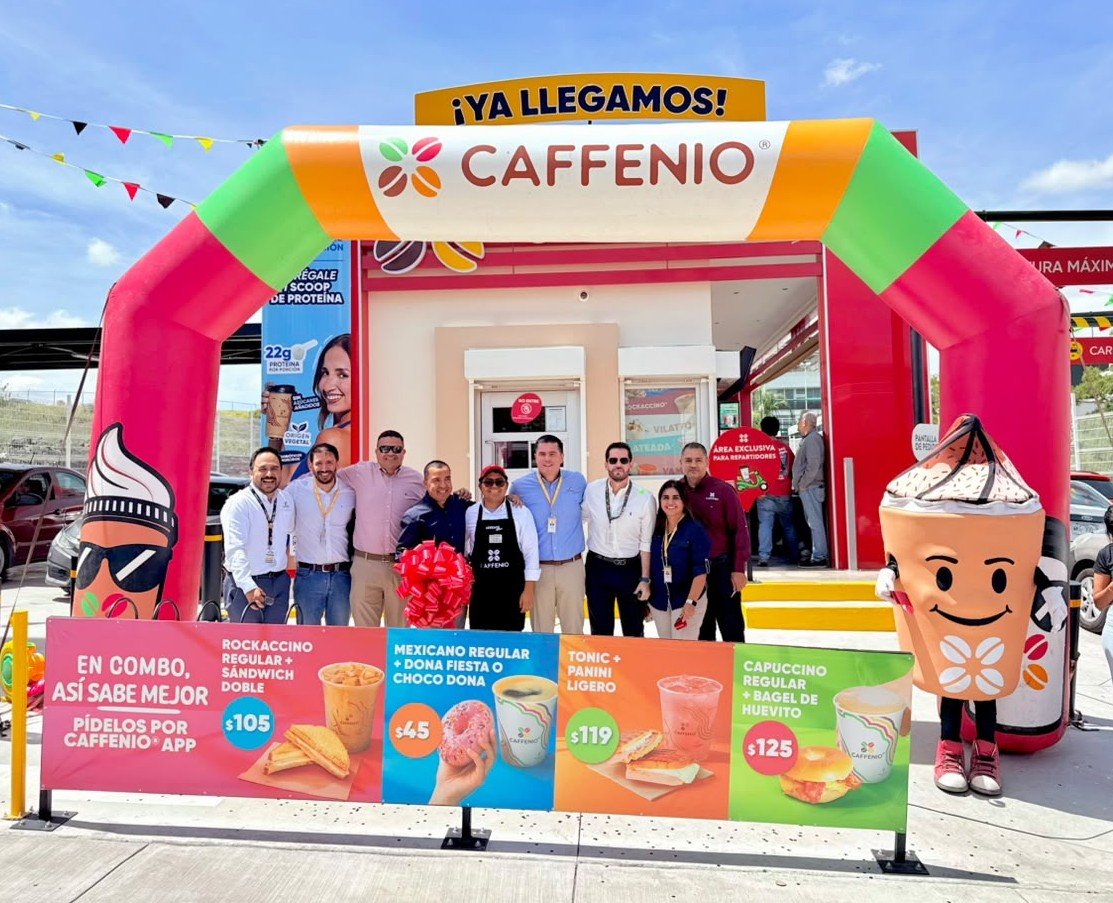 caffenio's tweet photo. #NUEVASPLAZAS | Celebramos la llegada de #CAFFENIO® a #Querétaro y el inicio de una nueva etapa en la región. ☕

Gracias a la comunidad queretana por recibirnos y acompañarnos desde nuestros primeros días. ❤️‍🩹

#BienMexicanos 🇲🇽 https://t.co/0WYYTZ5C7e