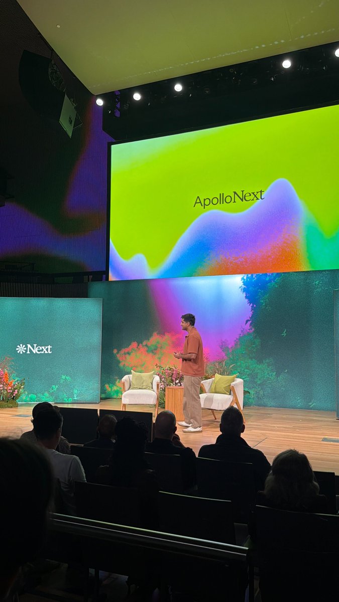 useapolloio's tweet photo. Wait, who gave this guy the mic? @the_varunrana #ApolloNext26 https://t.co/PuI6NAxJ7O