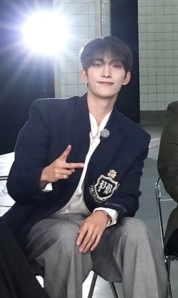 doahe_dk's tweet photo. 착장이 완벽,,💗 https://t.co/A14drE1RlW