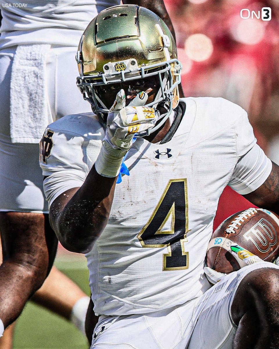 DamariTre's tweet photo. !!! BLESSED to have a received an offer to the University of Notre Dame! #Goirish☘️
@wesyerty24 
@BrandonHuffman 
@adamgorney
@GregBiggins 
@PGregorian 
@Rivals @RivalsHS 
@247recruiting @247Sports 
@MJD 
@IAmTDowns 
@AveiusD
@dlsfootball17 https://t.co/El0MFmQR2D