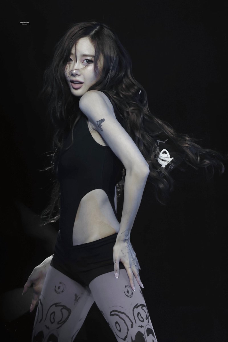wbbinie_'s tweet photo. hypnotized https://t.co/xZfRuf48SK