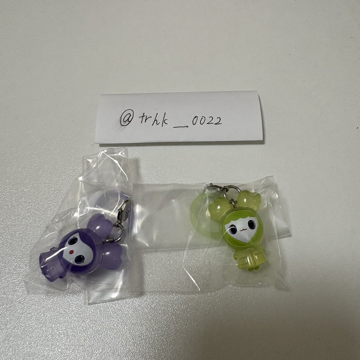 trhk___0022's tweet photo. TWICE LOVELYS めじるしアクセサリー

【譲】SAVELY、JEONGVELY
【求】MOVELY

郵送での交換希望です。
条件合う方いましたらお気軽にお声掛けください。 https://t.co/qmH8IMk84V