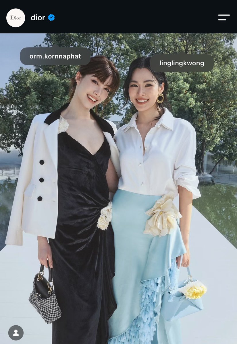 nongplaaaaa's tweet photo. น่ารักมากกกก หลิงออมบนแอคดิออร์ ภาพสวยมู้ดดี ดูดีไปกับดิออร์มากค่ะ ถูกต้อง ติ๊กถูก Lingling Kwong Orm Kornnaphat กับ Dior 10 10 10 เพอร์เฟกมากกก

#LingOrmDiorSummer27  
#LinglingKwong #Ormkornnaphat https://t.co/uf8QzkJYzy