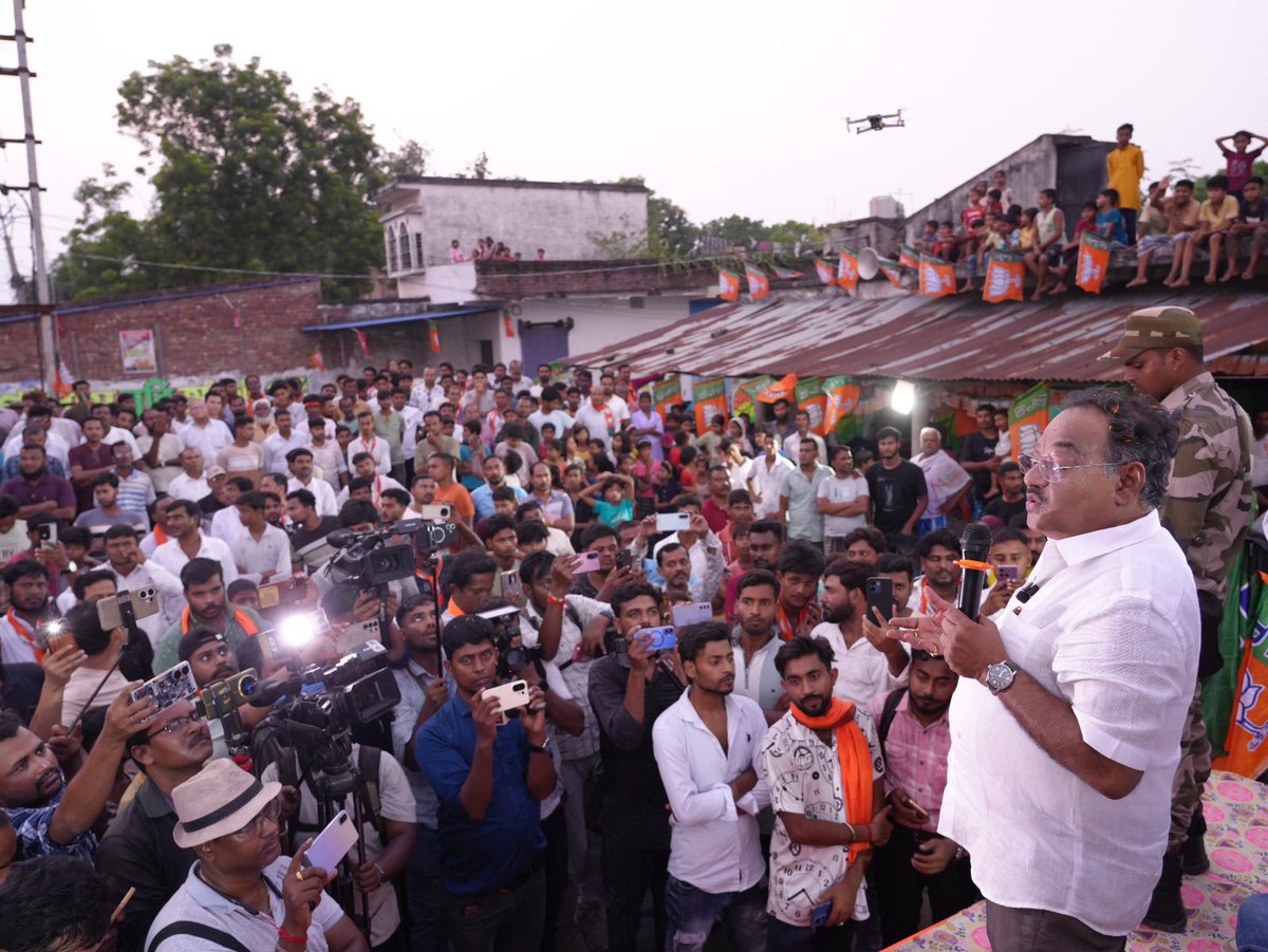 SamikBJP's tweet photo. রেজিনগর বিধানসভা উপনির্বাচনে বিজেপি প্রার্থী শ্রী শাঁখারভ সরকারের সমর্থনে নির্বাচনী প্রচার। https://t.co/2cgQmc8E2c