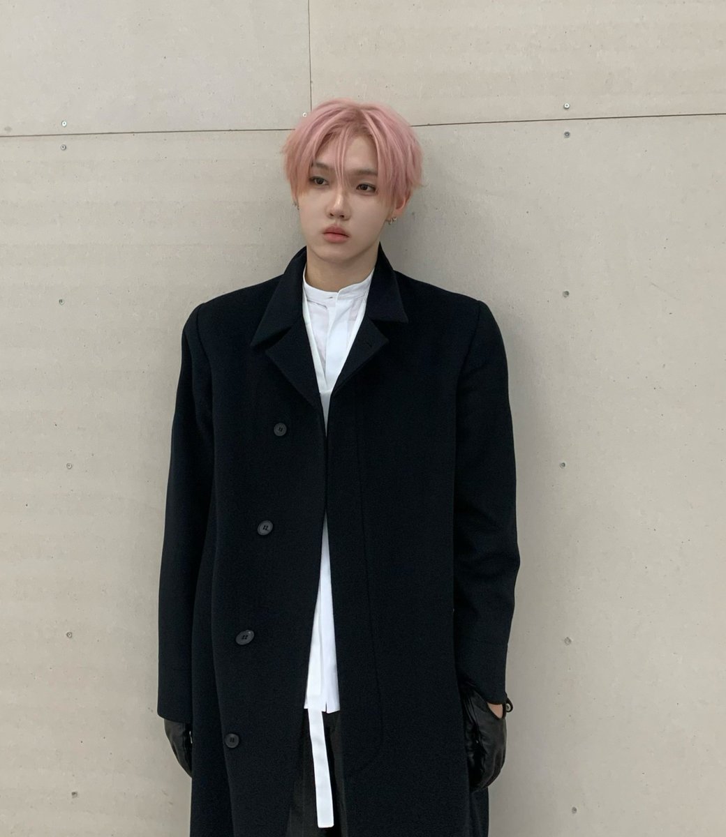 Q72ly's tweet photo. 딴딴어깨랑 세로로 긴거 조으니까~
남자가 코트를 매시즌마다 입엇으면 좋겠어 https://t.co/YedVLZtwiy