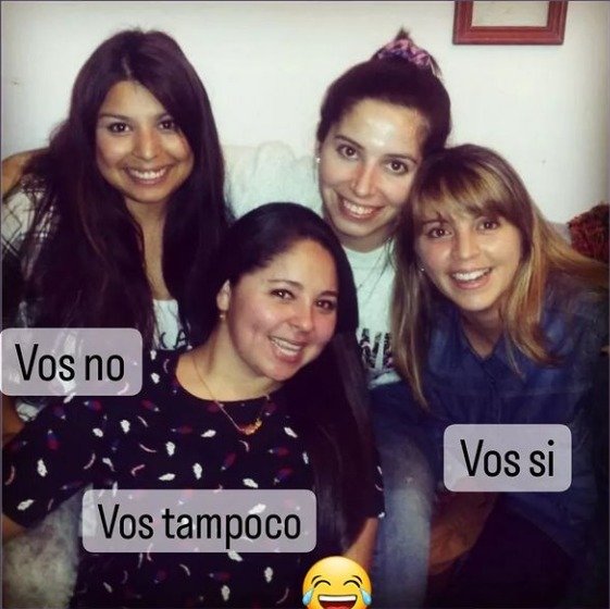 kaarlitac's tweet photo. Ese era el cumple de Flavia L. En el 1810
Me ves?... Nadie sabía q ese día estaba rota. Me habían traicionado feo. Y yo lo sabía. Estaba desilucionada. Me da un poco de ...miedo?! lo sonriente que estaba porq adentro todo era oscuridad. ❤️‍🩹 https://t.co/pGjk8xxPAp