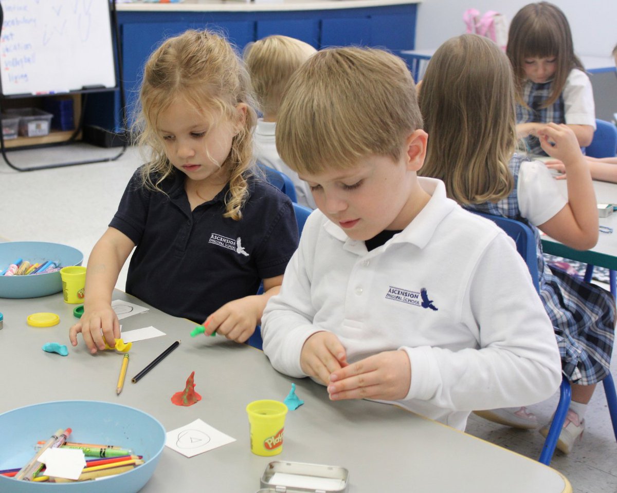 yahouston's tweet photo. October is Arts & Humanities Month!

We’re celebrating the power of creativity and arts education all month long. At Ascension Episcopal School, our Pre-K students are discovering the difference between 2D and 3D art through hands-on creative activities.

Learn more about our programs - visit https://t.co/E4mECs4tc5

#ArtsAndHumanitiesMonth #ArtsEducation #EarlyChildhoodEducation