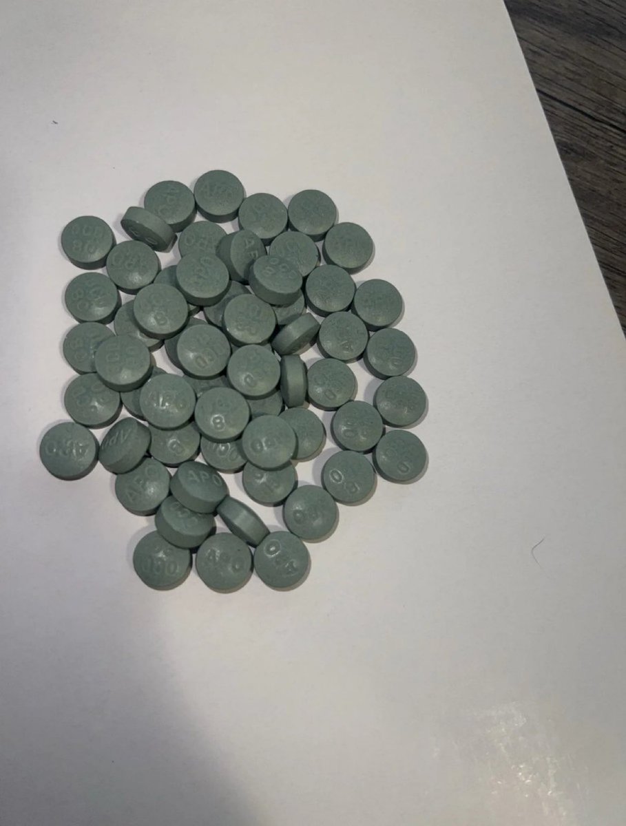 BYANGtoot's tweet photo. How much do you pay for oxy 80s? https://t.co/fRvoCNvkr5