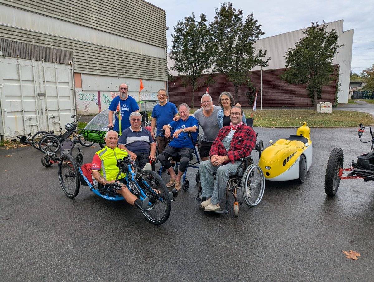 EyharaberryJ's tweet photo. Reportage se matin de @tvpi_officiel avec #velocouche64 à #bayonne @JreneEtchegaray @joseba__e  bientôt diffusion merci d'avoir mis notre collectif en avant #handi #valid tous égaux 👍 https://t.co/NjDftuq9To