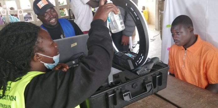 LandryAmazon's tweet photo. Après avoir franchi avec succès le cap des 6 millions de #Togolais inscrits et clôturé les opérations dans la région Centrale en septembre, l'Agence Nationale d'Identification (#ANID) mets depose ses valises dans la #Kara à compter de ce mois d'octobre. #TgTwittos #Digitalisation https://t.co/UVdtVveC6E