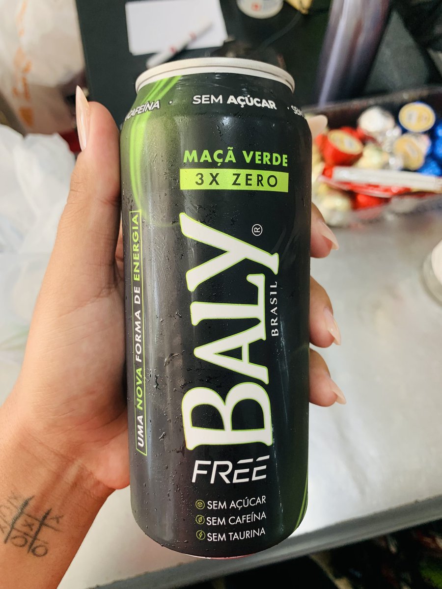 desninha's tweet photo. experimentar esse baly de maçã verde composto apenas de ideias e conceitos https://t.co/uaLqHgoEUx