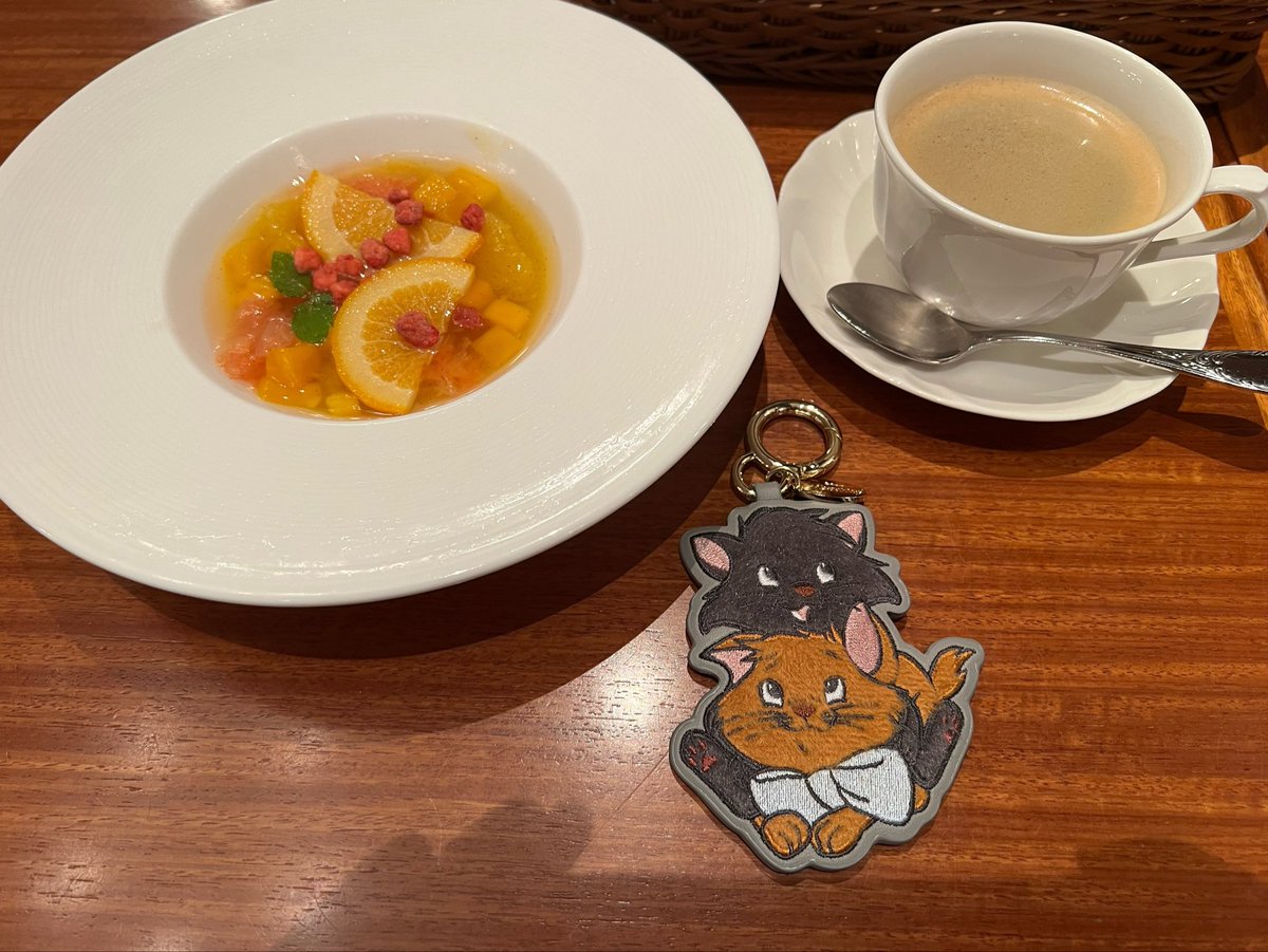 ex_nanase's tweet photo. そしてお誕生日プレゼントもいただいてしまい……！気遣いの塊すぎるありがとう😭
インパ当日も大活躍でした✌️ https://t.co/GN4Lro1ccb