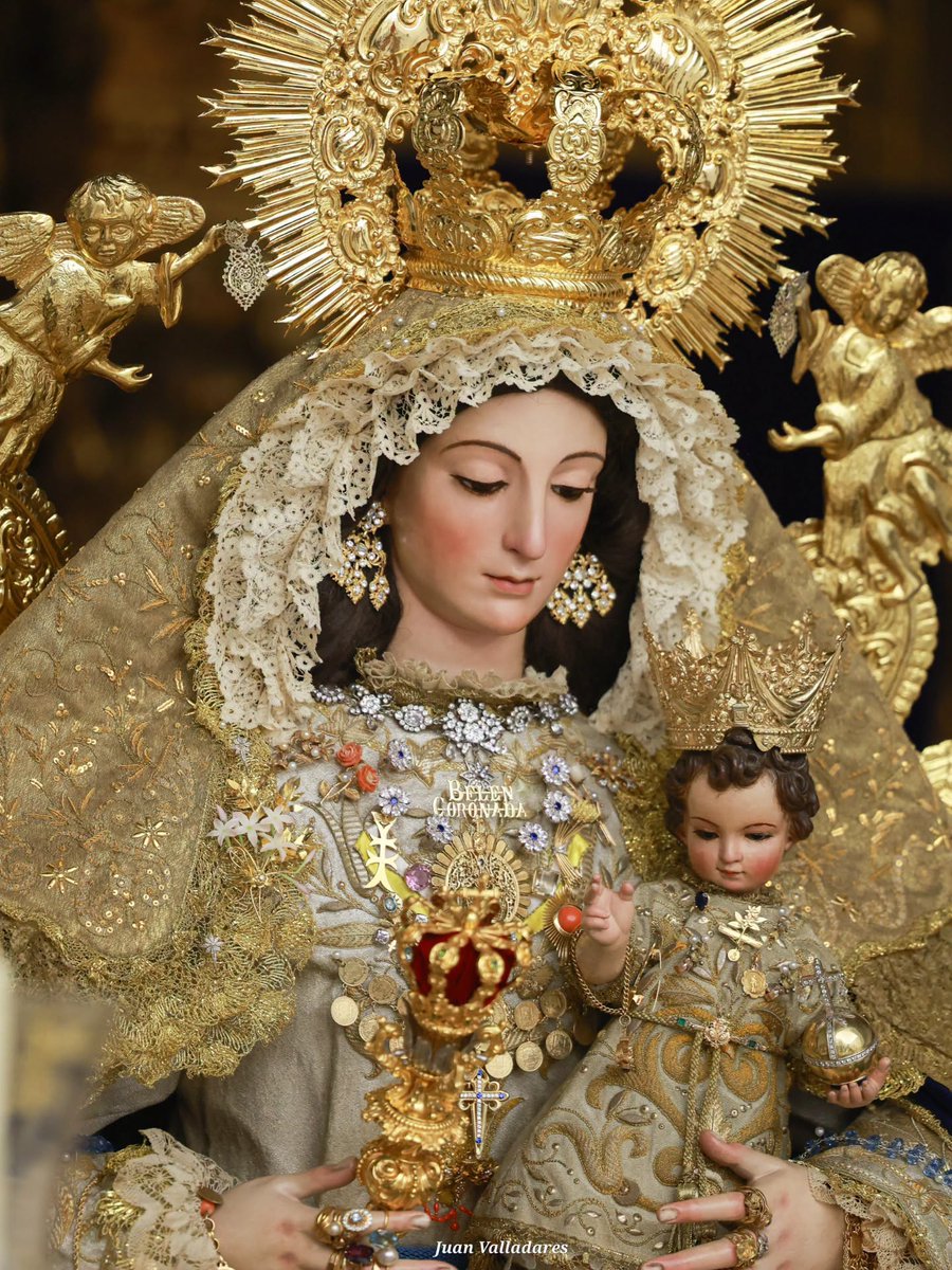 Hdaddebelen's tweet photo. 𝐑𝐎𝐒𝐀𝐑𝐈𝐎 𝐃𝐄 𝐋𝐀 𝐀𝐔𝐑𝐎𝐑𝐀. 𝟒 𝐃𝐄 𝐎𝐂𝐓𝐔𝐁𝐑𝐄.
La Virgen de Belén ya preside el presbiterio sobre las andas, a falta de flores, en las que será trasladada D.M. a la Iglesia Parroquial el próximo domingo 4 de octubre a las 10.00h mientras se reza el Santo Rosario. https://t.co/nR4IlE7Uaj