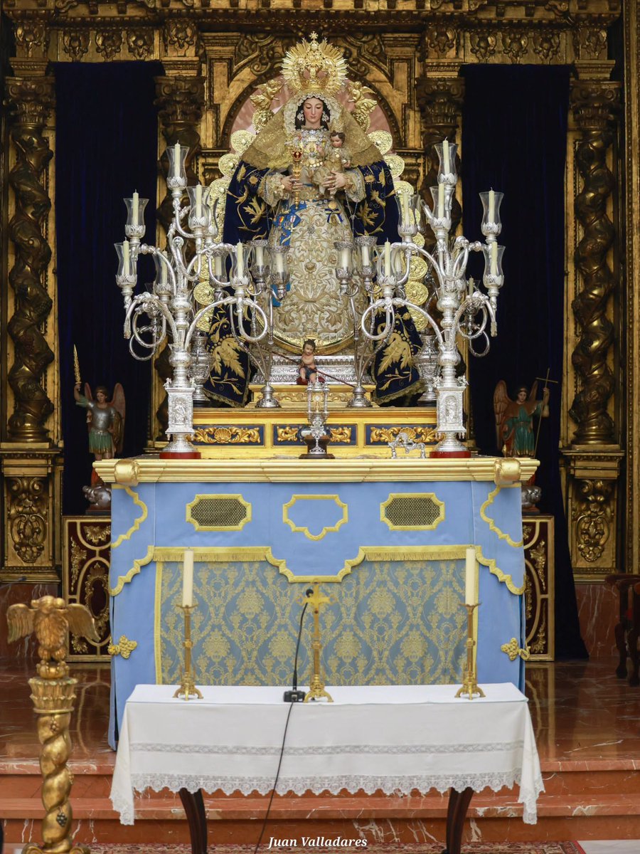 Hdaddebelen's tweet photo. 𝐑𝐎𝐒𝐀𝐑𝐈𝐎 𝐃𝐄 𝐋𝐀 𝐀𝐔𝐑𝐎𝐑𝐀. 𝟒 𝐃𝐄 𝐎𝐂𝐓𝐔𝐁𝐑𝐄.
La Virgen de Belén ya preside el presbiterio sobre las andas, a falta de flores, en las que será trasladada D.M. a la Iglesia Parroquial el próximo domingo 4 de octubre a las 10.00h mientras se reza el Santo Rosario. https://t.co/nR4IlE7Uaj