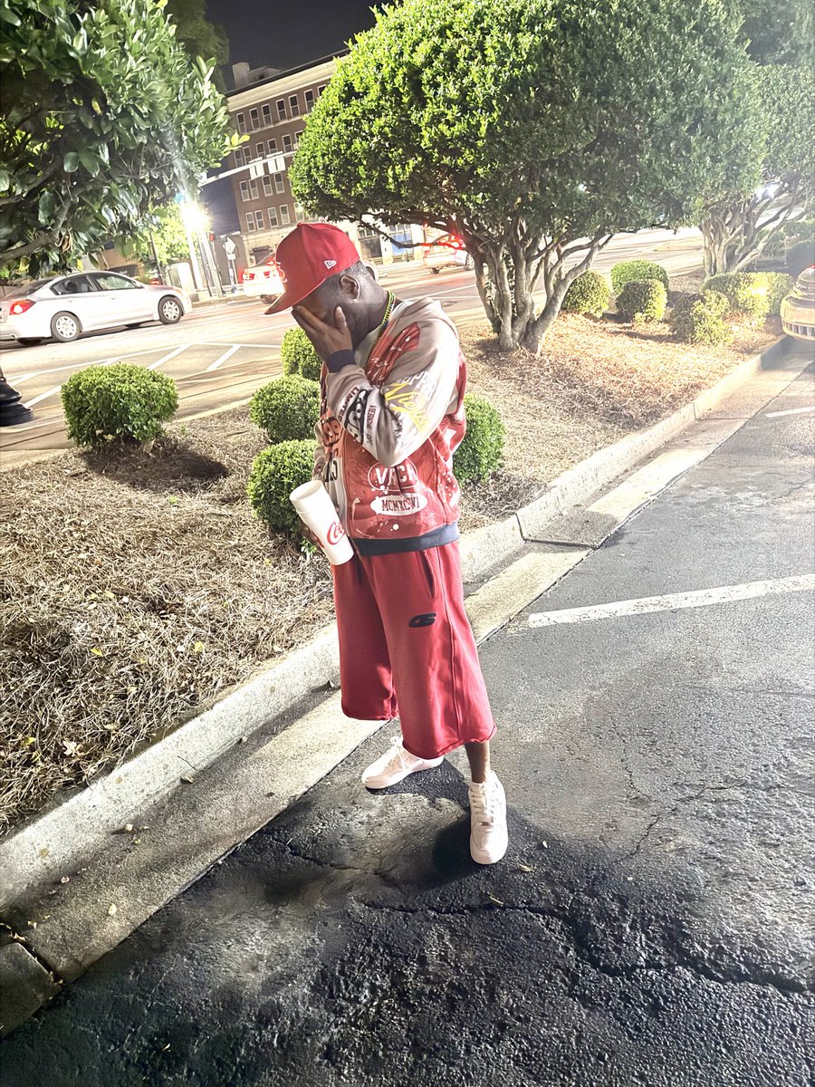 8LTeeJay's tweet photo. I Can Do Both 👷🏾‍♂️🕺🏿 #BlueCollar Boy Business First 💯‼️ https://t.co/XCl0O6PgJV