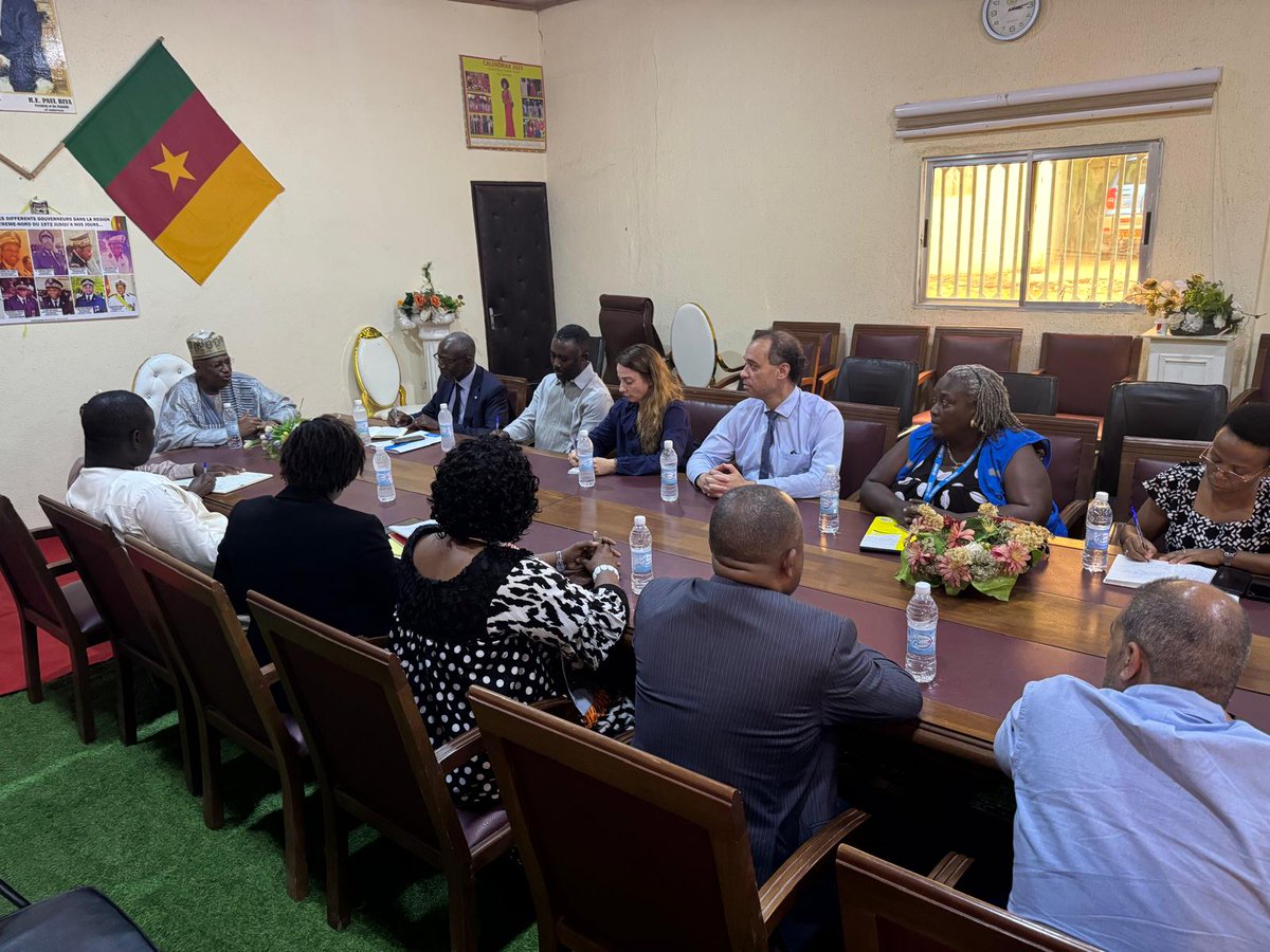 PNUDCameroun's tweet photo. 🇨🇲 The future of the Far North lies in stronger institutions, greater opportunities, and resilient communities.

These priorities were at the heart of discussions between the Governor of the Far North Region, @Midjiyawa Bakary, and UN RC/HC @IssaSanogoUN, accompanied by @PNUDCameroun ,@Chris_Charbon and all UN office heads in the Far North as they explored avenues for deepening cooperation on humanitarian, development, climate resilience, stabilization, and inclusive growth.

#LeaveNoOneBehind