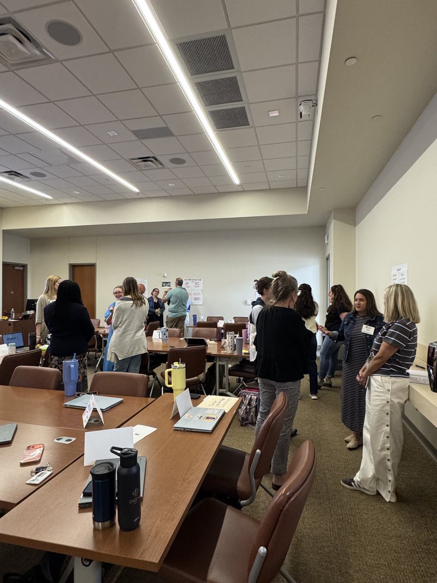 N2Learning's tweet photo. Session 2 of Frisco ISD’s Teacher Leadership Institute! 💜 Teacher leaders digging into the 7 Keys to Creative Collaboration—learning WITH and FROM one another. #TLI https://t.co/rdyl2Ds1dM
