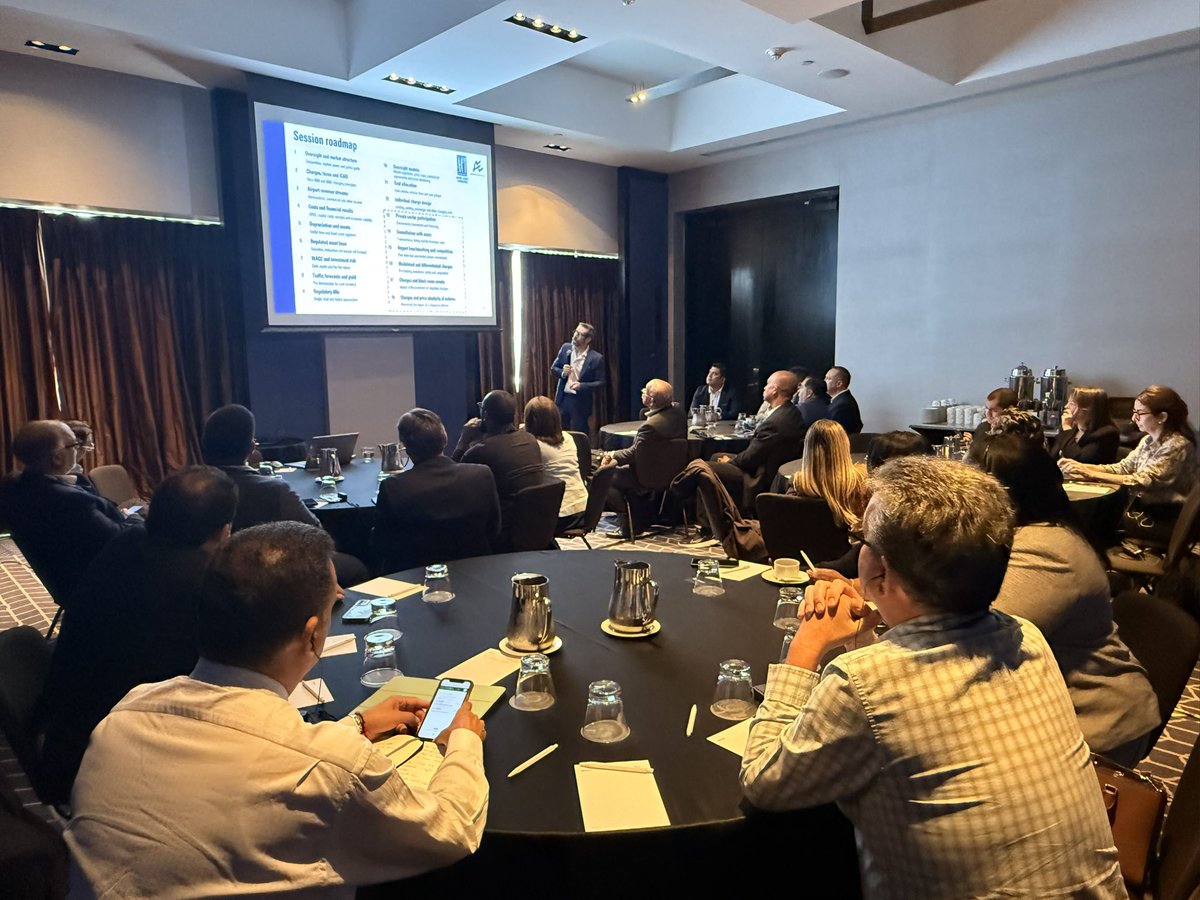 ACI_LAC's tweet photo. En el marco del #AirTransportSummit, hoy se desarrollan workshops sobre cálculo de tasas aeroportuarias, supervisión económica y lineamientos de OACI y ACI, así como sobre facilitación y coordinación de slots. https://t.co/ysU4QzH6F1