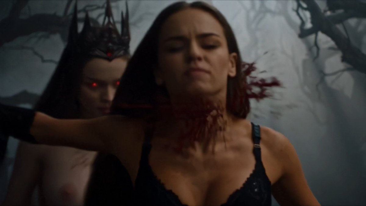 WandaNova8's tweet photo. https://t.co/MP42fg9XdD
Vampire queen Sara
#vampirequeen #staked #epic https://t.co/xgj6yWOtJD