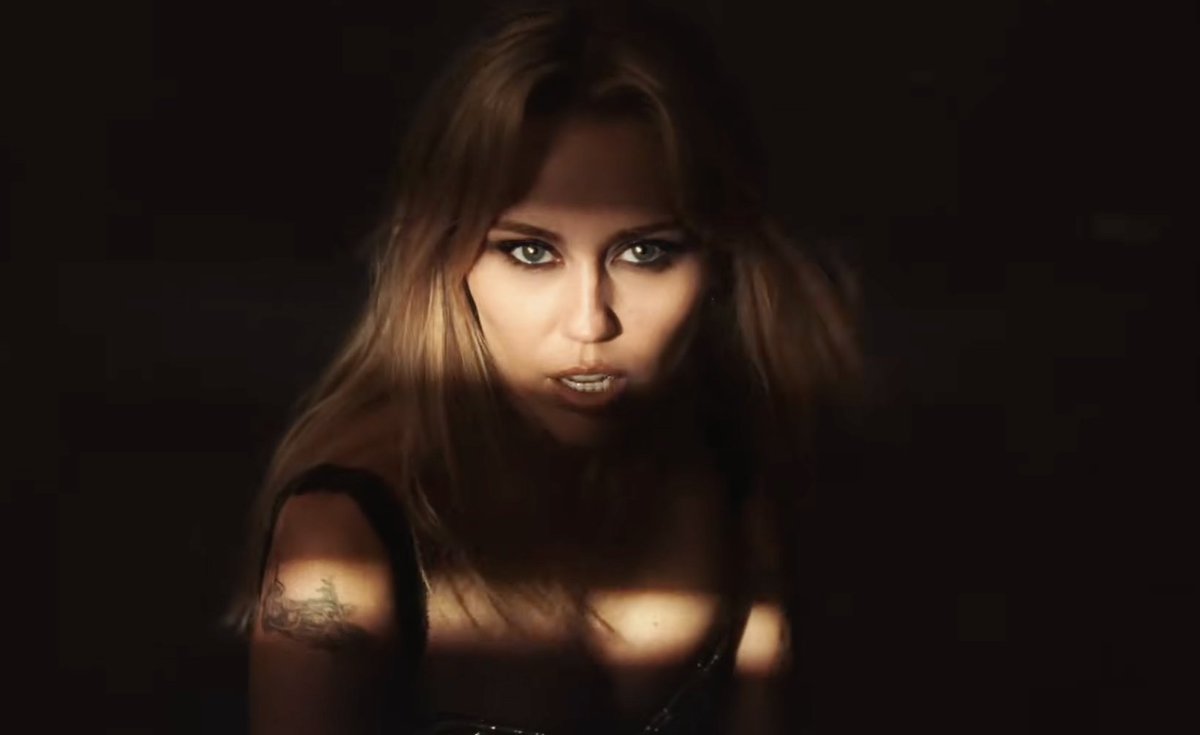 malexmiley's tweet photo. The eyes, chico. They never lie. https://t.co/ZFR5dXHIsP