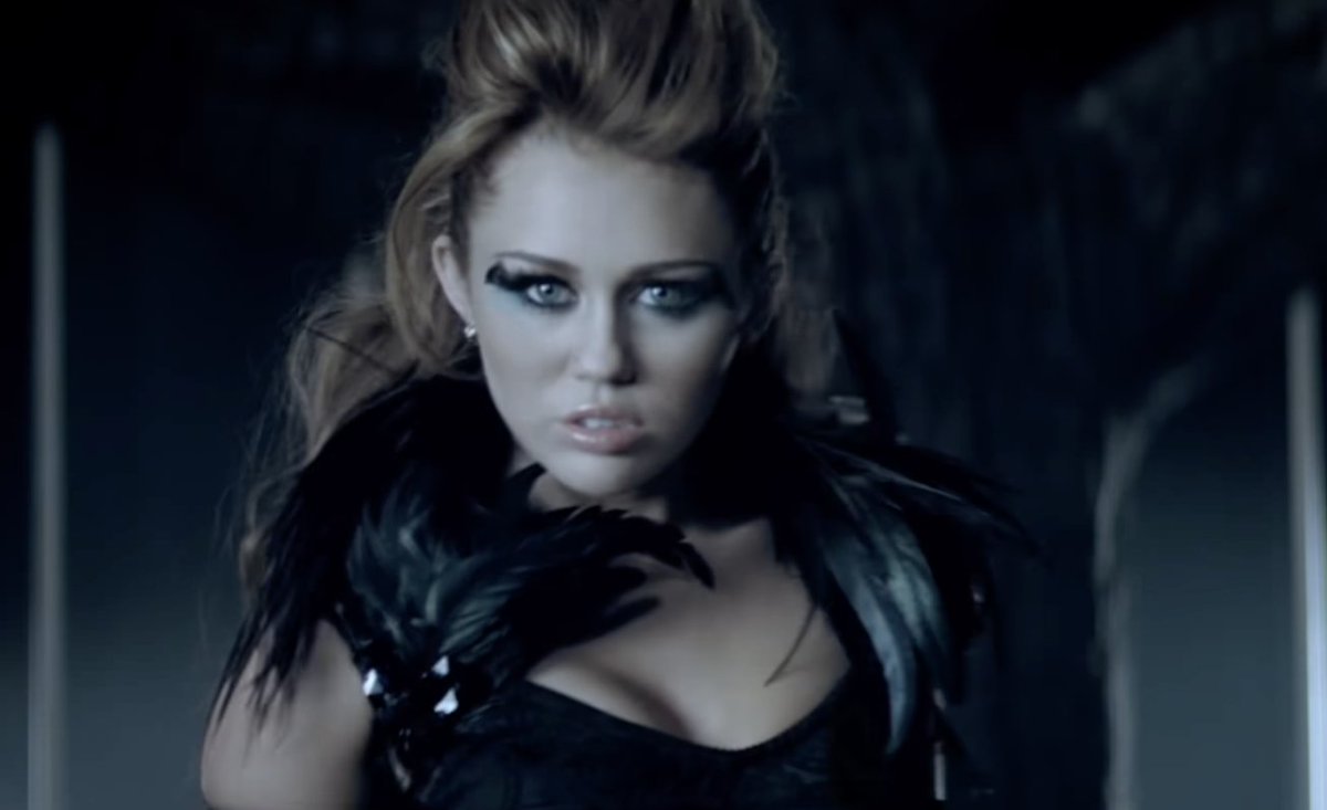 malexmiley's tweet photo. The eyes, chico. They never lie. https://t.co/ZFR5dXHIsP
