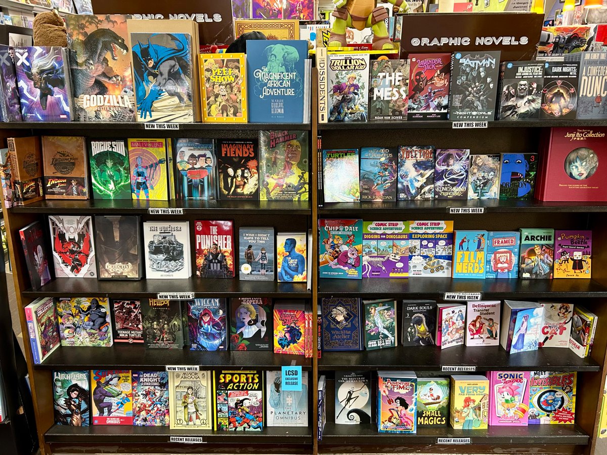 cosmicmonkey's tweet photo. Our picks of the week! A LOT of Spider-Man 1000 issues, including some signed by Bendis! Shelves of new trades and GNs! And Justin’s pick of the week! Come get some! Open at 11am… #comics https://t.co/jeJmmdPxve