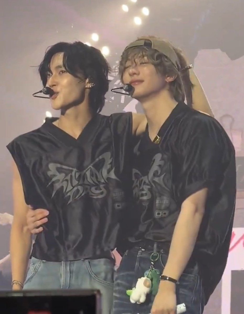 bbintinitonny's tweet photo. 최애 톤넨 사진 🐶🐱 https://t.co/jrPWsE0ANM