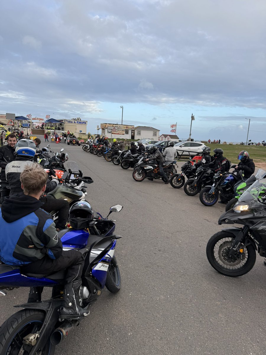 matthewcashmore's tweet photo. It’s the last bike night and the brothers are keen! https://t.co/OW5kcBbLLy