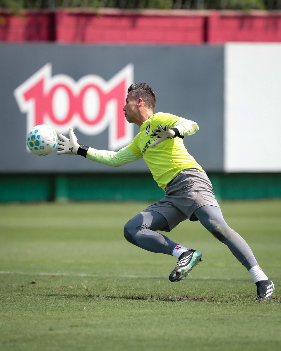 FluminenseFC's tweet photo. Interminável. Fábio Deivson Lopes Maciel, 46 anos.

📸: Marcelo Gonçalves/FFC https://t.co/Cn7VN1jYh4