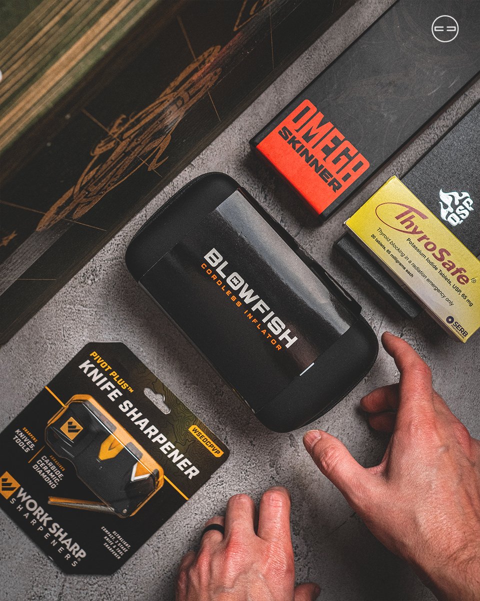 crateclub1's tweet photo. Blowfish Cordless Inflator, ThyroSafe potassium iodide tablets, and the Work Sharp Pivot Plus; practical, no-fuss gear that earns its spot whether it's a flat tire or something bigger.
#edc #gear #preparedness #crateclub https://t.co/sFmKzgUfOw