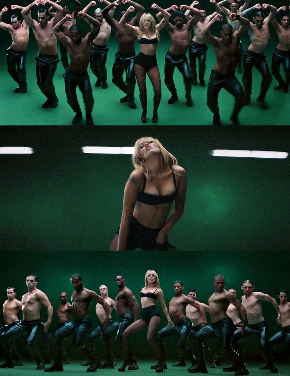 mileyfortune's tweet photo. bass persuades era imaculada, honrando a videografia da carreira https://t.co/t1yNRq0bOm