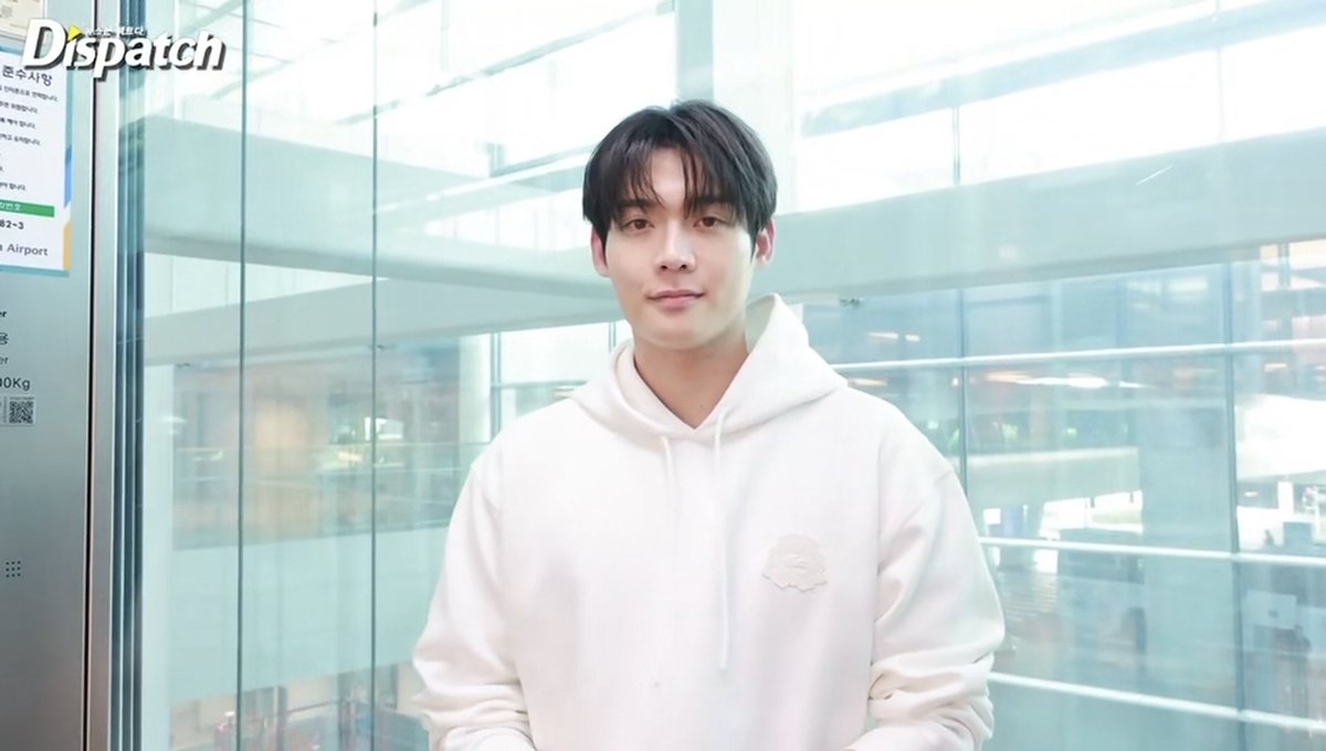 KYS_Mist518's tweet photo. Paris has officially entered the Kim Yoonsik chapter. ꒰ᐢ๑＞ᴥ＜๑ᐢ꒱

KIM YOON SIK PARIS FASHION WEEK

#KIMYOONSIKPFWSS27
#YOONSIKINPARIS https://t.co/V66w82kVRg