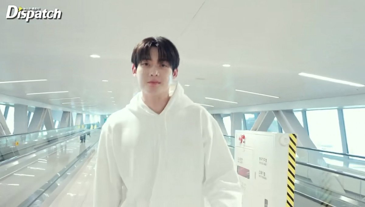 KYS_Mist518's tweet photo. Paris has officially entered the Kim Yoonsik chapter. ꒰ᐢ๑＞ᴥ＜๑ᐢ꒱

KIM YOON SIK PARIS FASHION WEEK

#KIMYOONSIKPFWSS27
#YOONSIKINPARIS https://t.co/V66w82kVRg