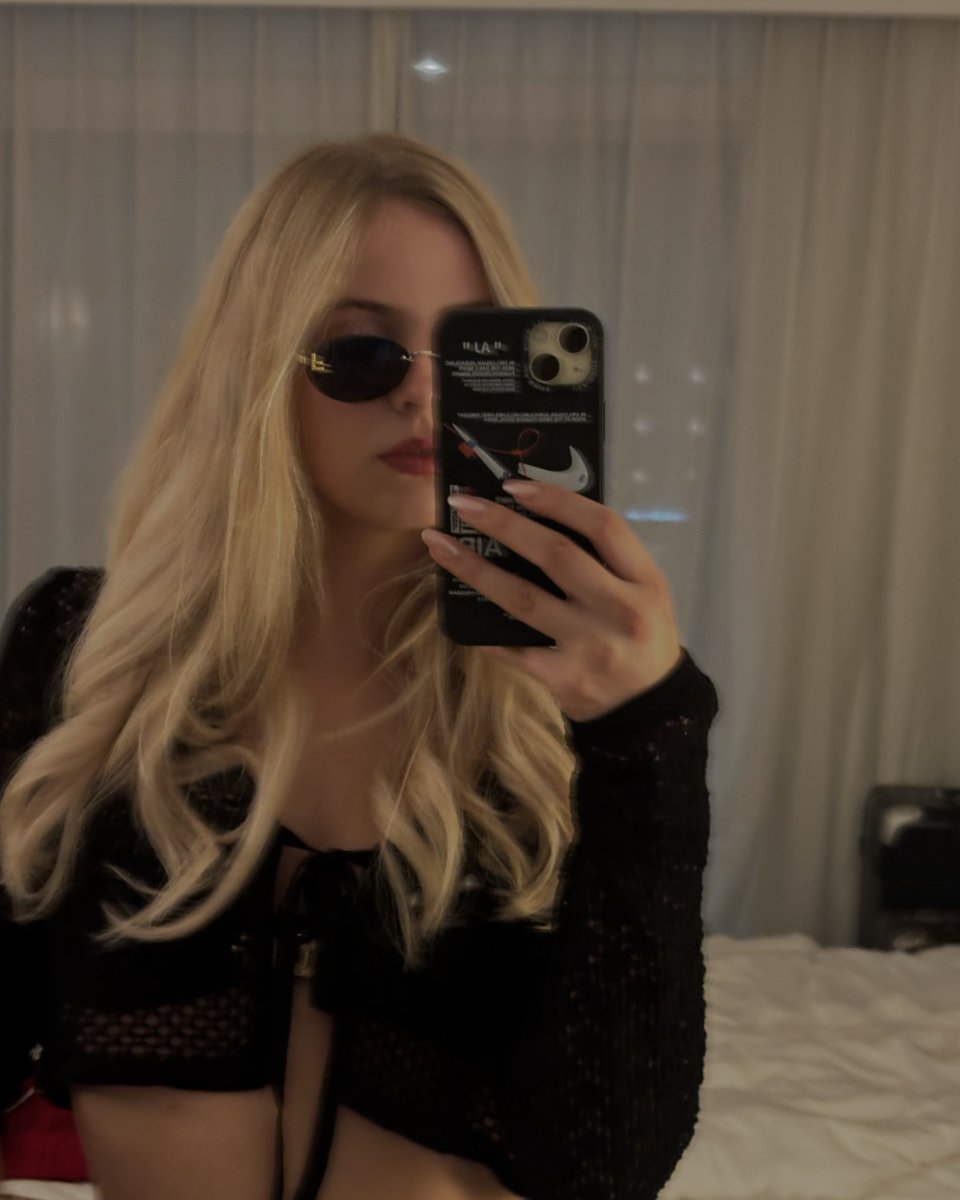 ItsNovaRose's tweet photo. It’s already noon and somehow I feel like the day just started..

Got few things done, still have a bunch left to do but I’m not complaining. Taking a little break nd then back to it.☺️

Hope your day’s going smoothly so far🤍 https://t.co/Oz2tbZ7tt1